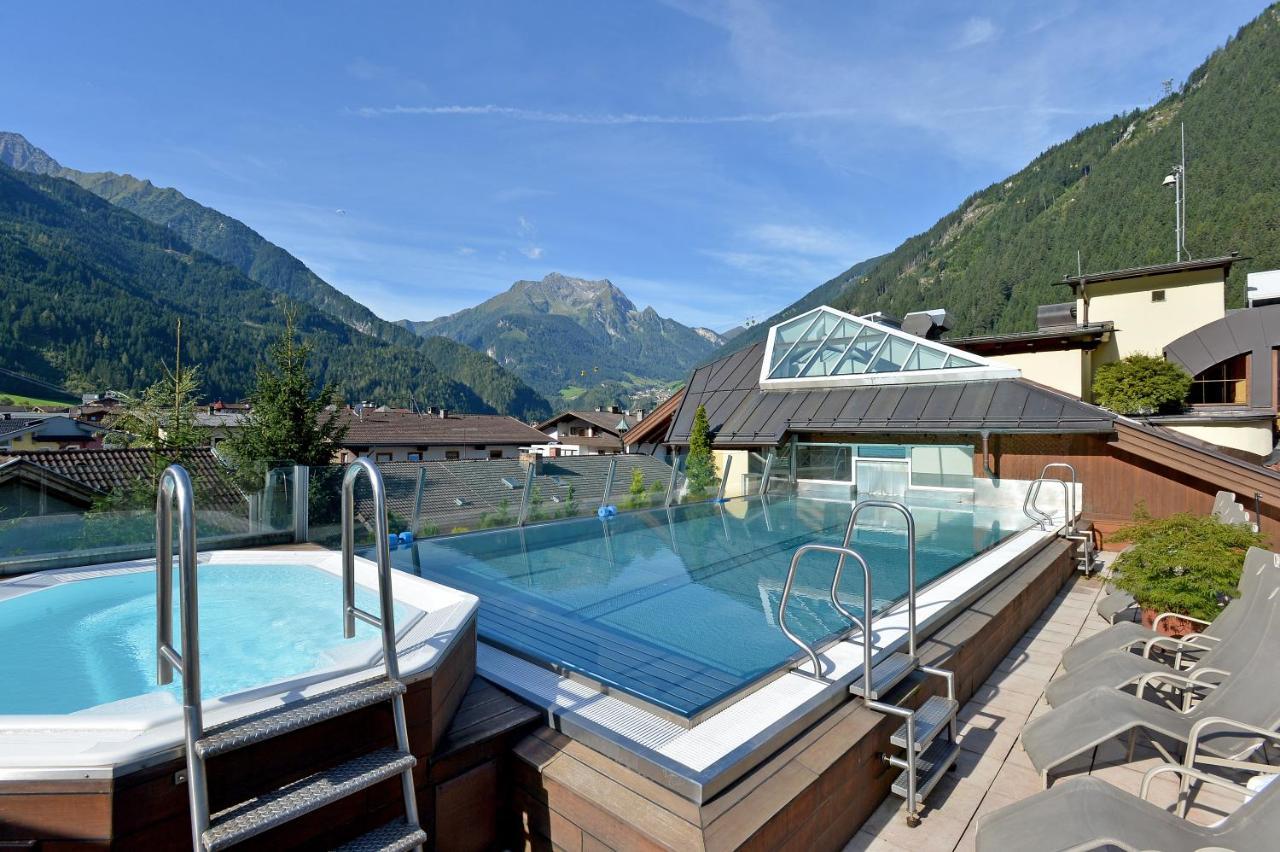 Manni Home - Rooms & Apartments Mayrhofen Exterior photo